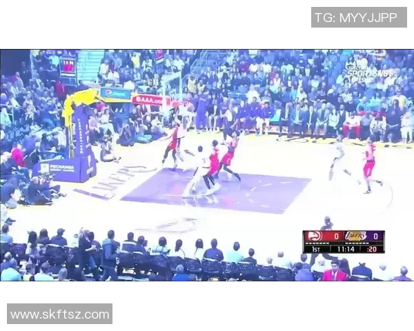 回顾2000年湖人传奇赛季与经典录播精彩瞬间的深度分析