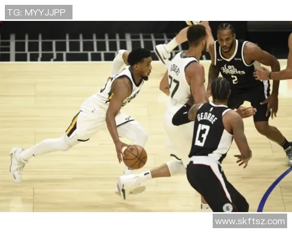 爵士与快船精彩对决数据直播全程跟踪分析与实时更新